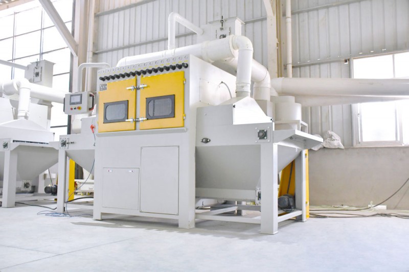 Automatic sandblasting machine