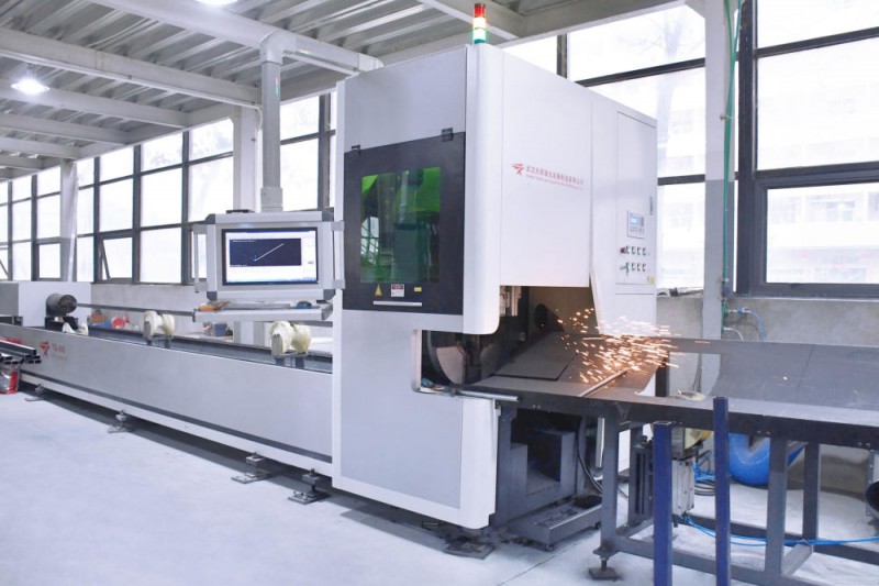 Laser pipe cutting machine