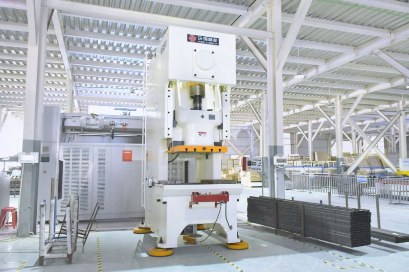 Automatic fixed table press